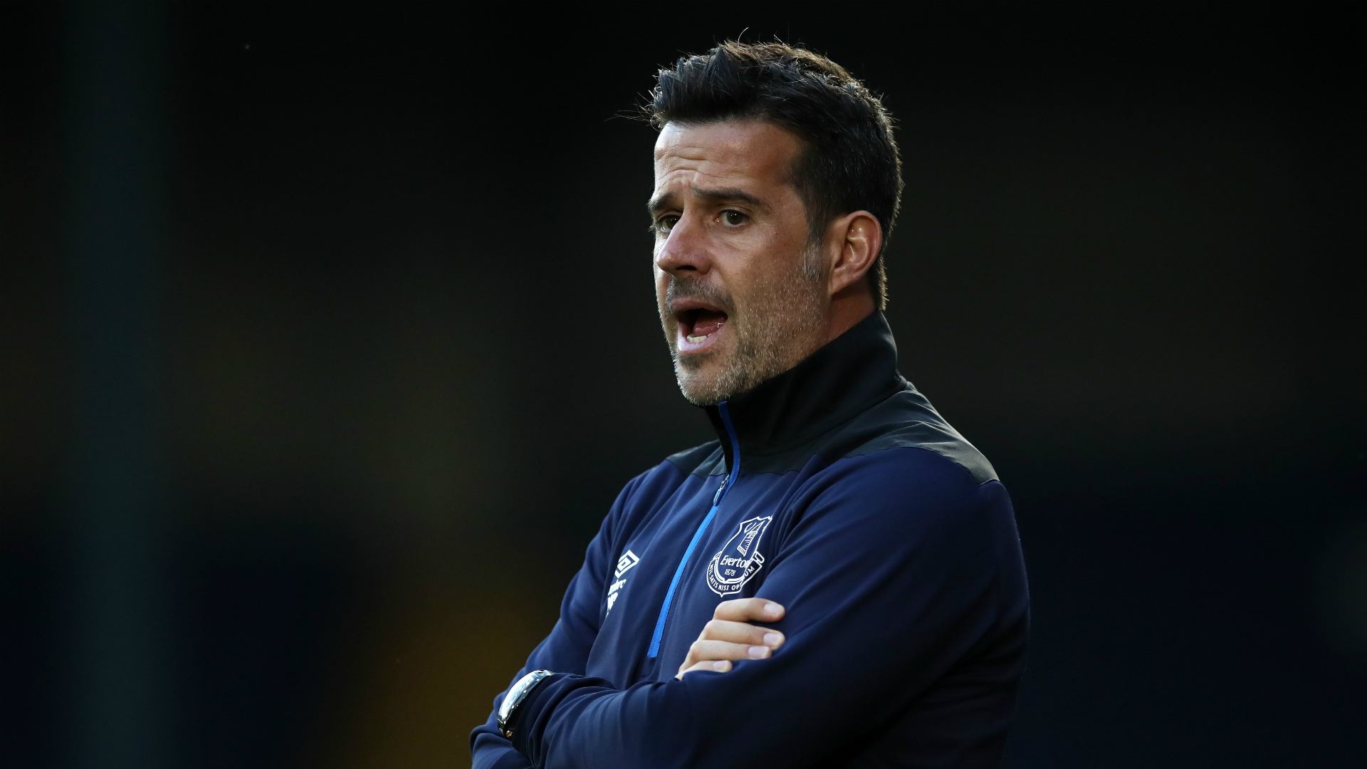 济稳步增长 济稳步增长